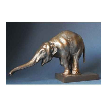 Animaux sauvage Reproduction statuette éléphant d'Asie mendiant d'après Bugatti BUG01