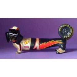 Figurine hot diggity chien teckel race car drivers  - hot16485