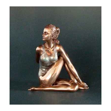 Figurine body talk  - yoga ardha matsyendra -asana   - wu74986