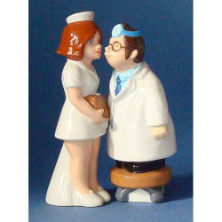 Figurine sel et poivre  - docteur et infirmière  - mw93950