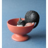 Animaux-Bois-Animaux-Bronzes.com propose Chat Dubout cat drinking -DUB60