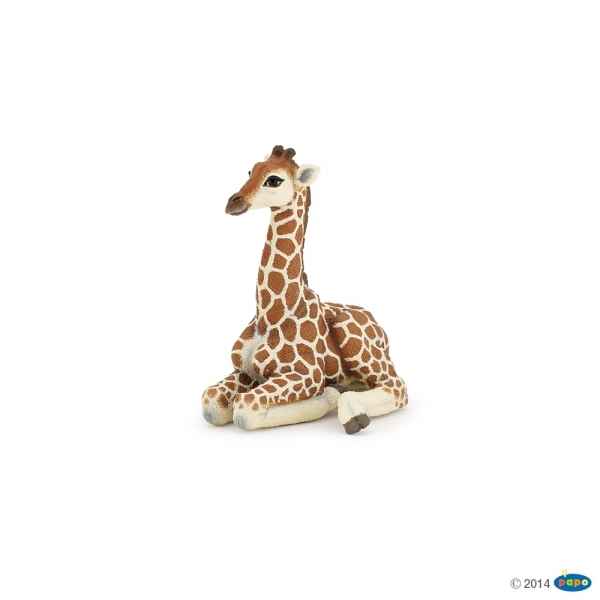 Figurine Bebe girafe couche Papo -50150