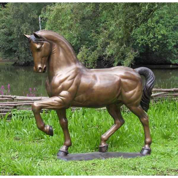 Cheval en bronze -B1047